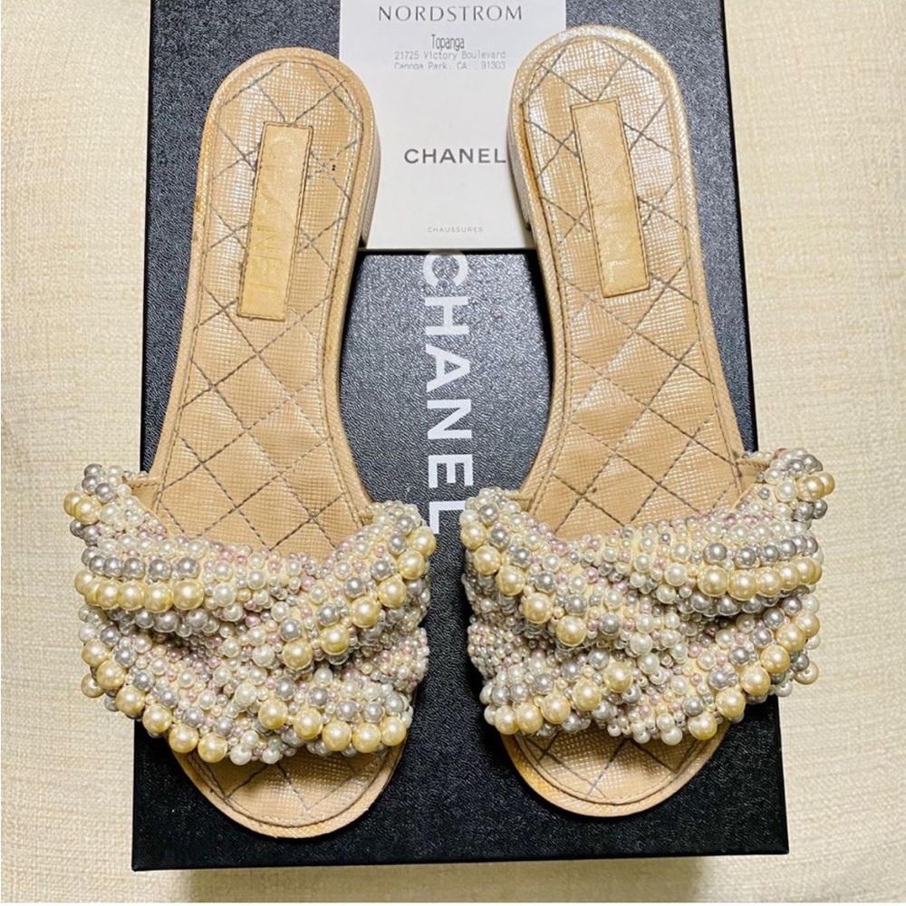 CHANEL AUTHENTIC CASCADE OF PEARLS MULES